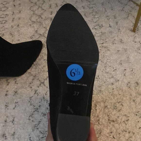 Black suede booties - Picture 2 of 3